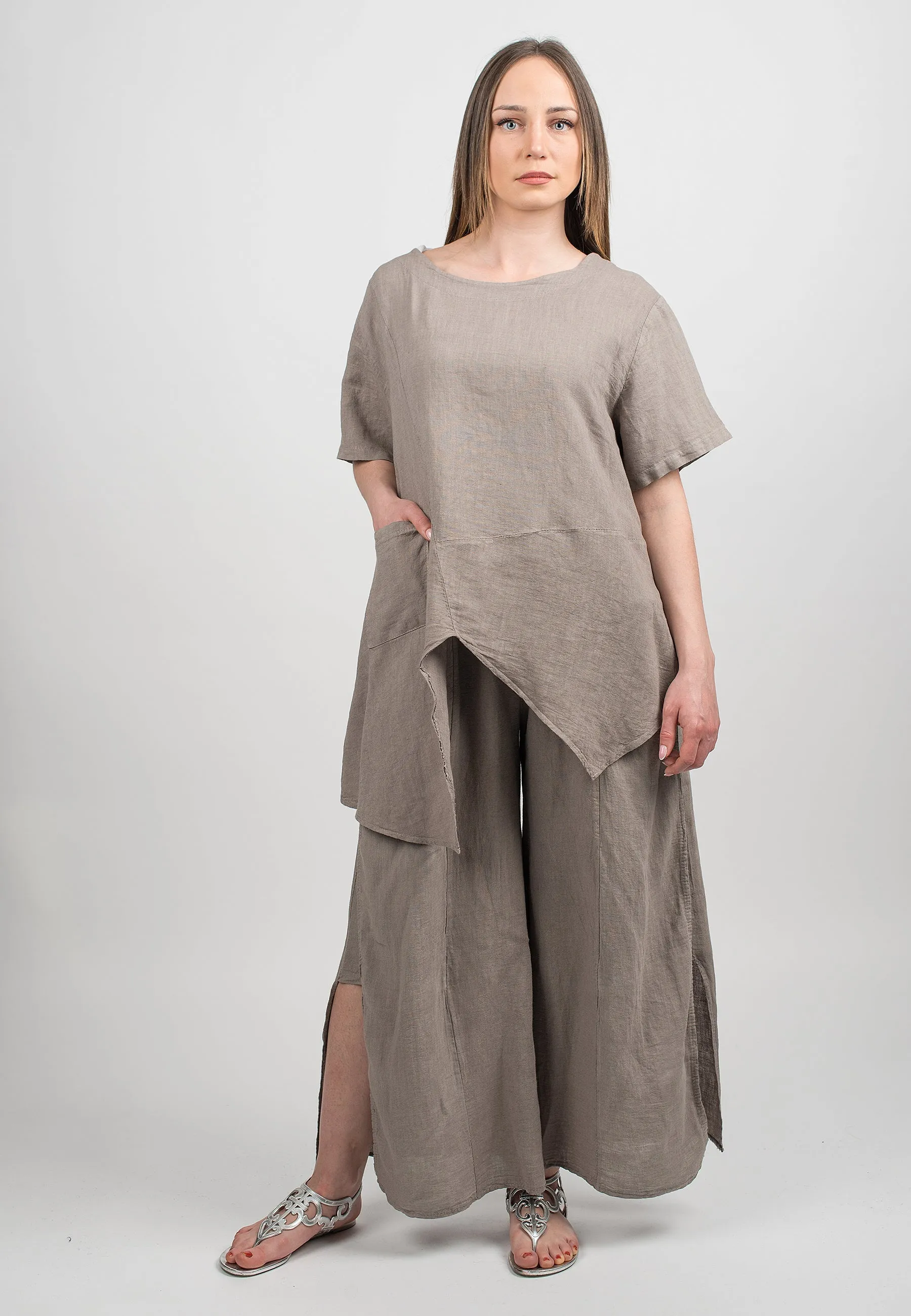 Slit trousers in 100% linen
