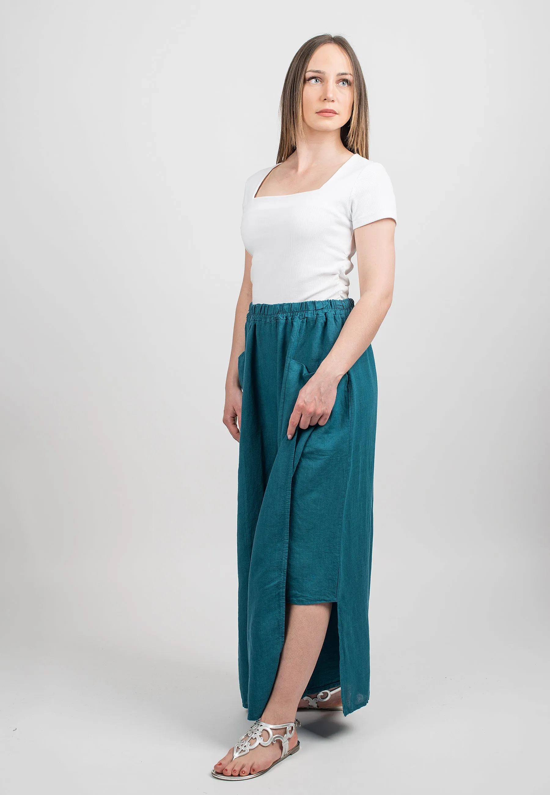 Slit trousers in 100% linen